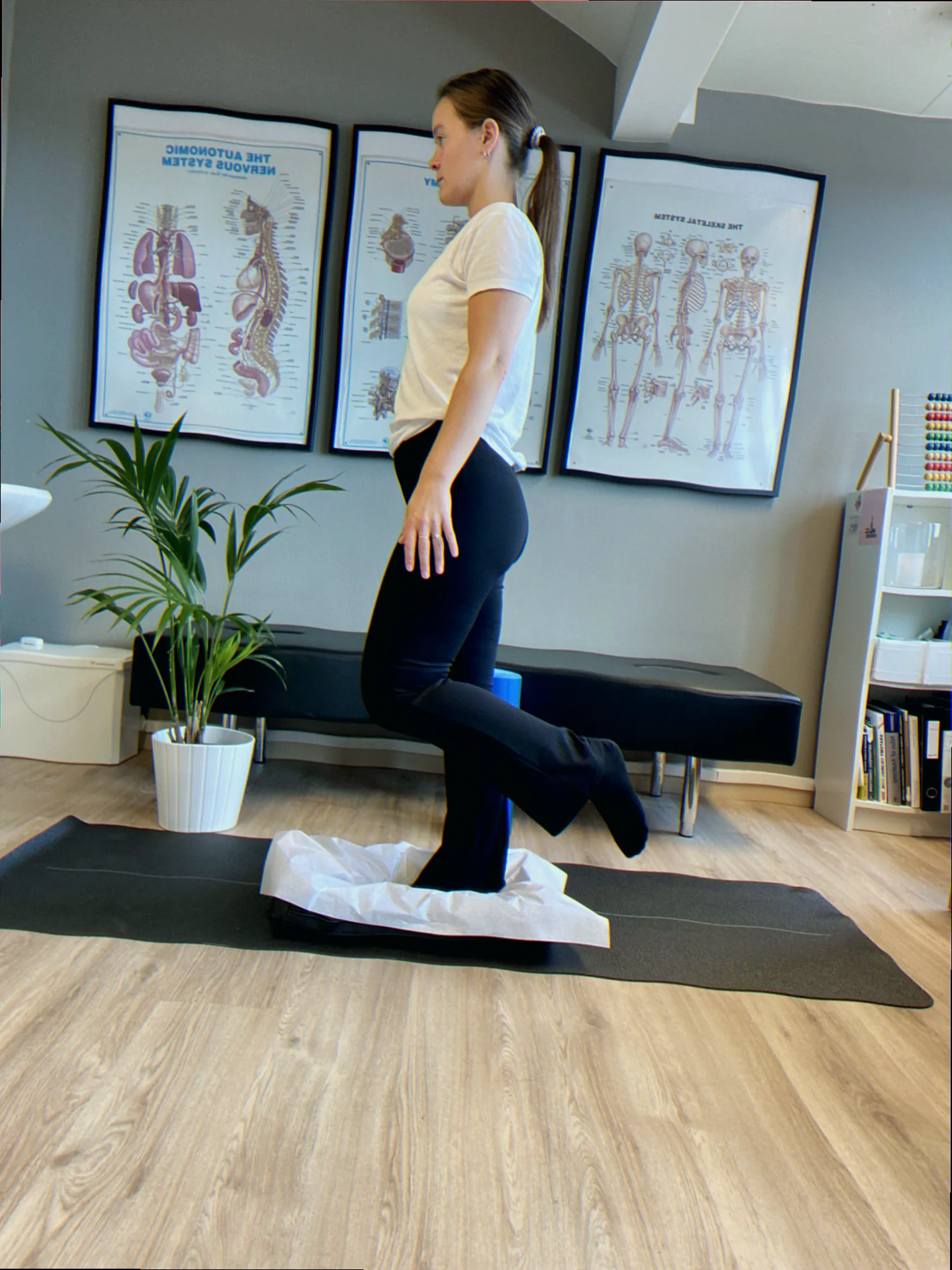 Mand der laver glute bridges