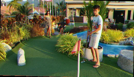 Minigolfbane i solskin