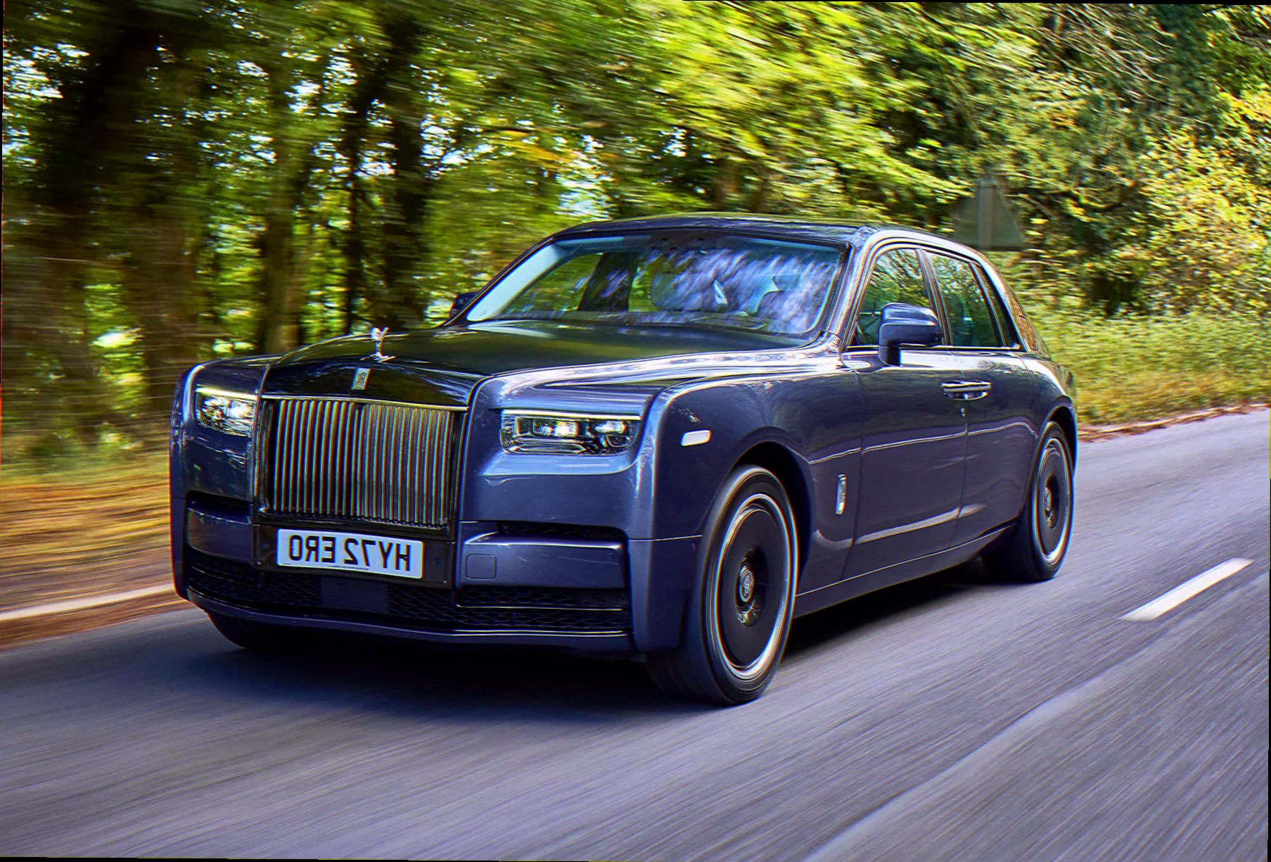 Anmelder kører Royce Phantom